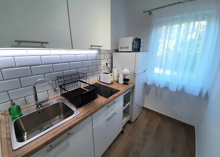 Elizabeth * Balatonfenyves