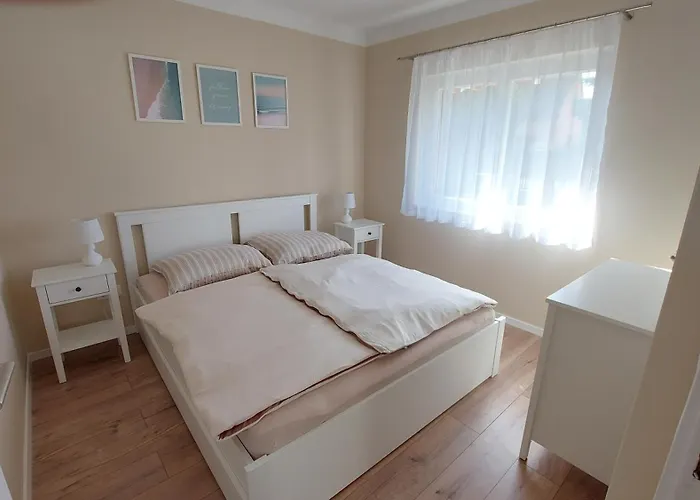 Elizabeth Feriehus *